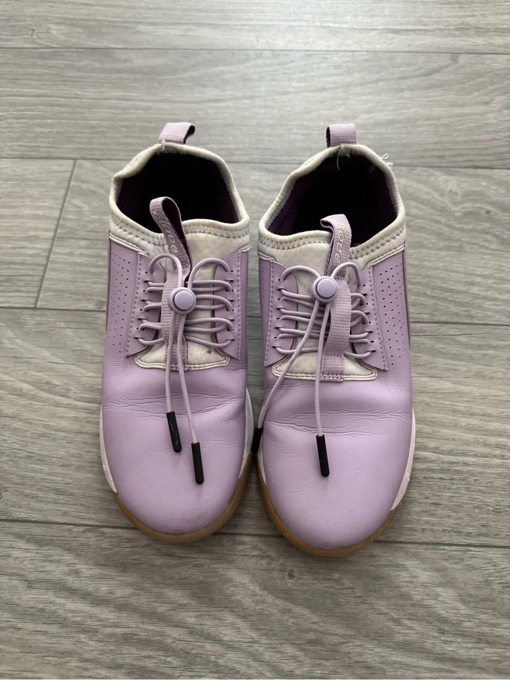 Women’s Casual Lace-Lock Sneakers in Light Lavender